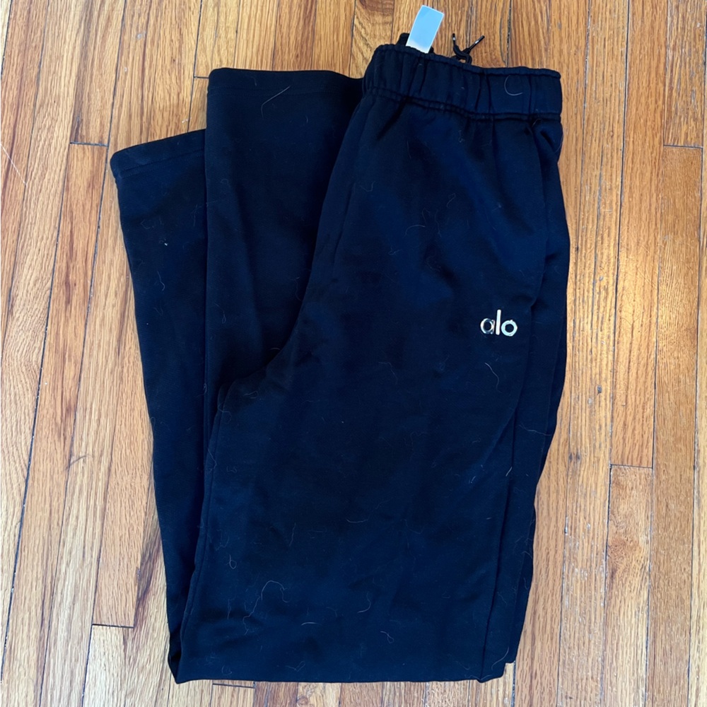 ALO Black Women's straight leg sweat pants with Subtle Logo